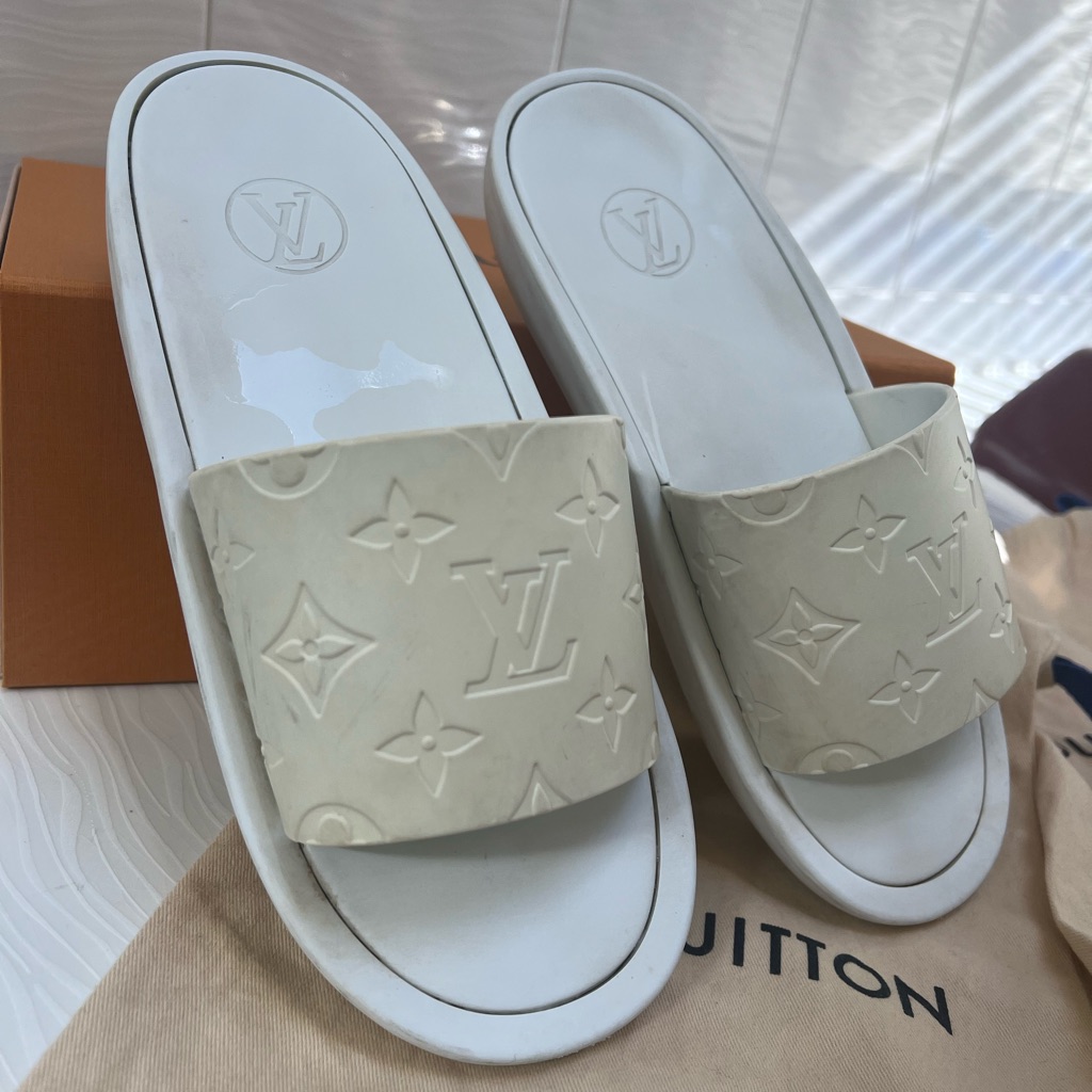 Authentic With Box & Shoe Bags Louis Vuitton White Pool Slides. Rubber Slides.